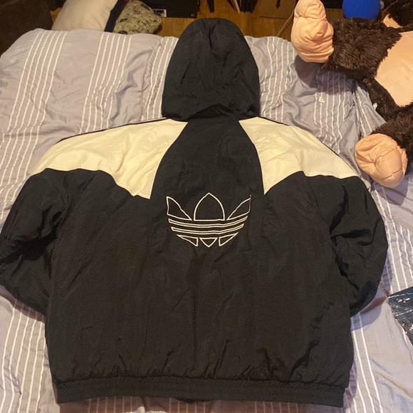 Adidas Black And White Vintage Puffer Jacket For Men. - Picture 3 of 6